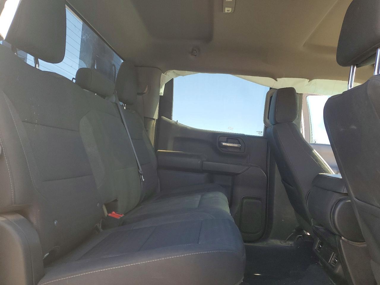 2023 CHEVROLET Silverado