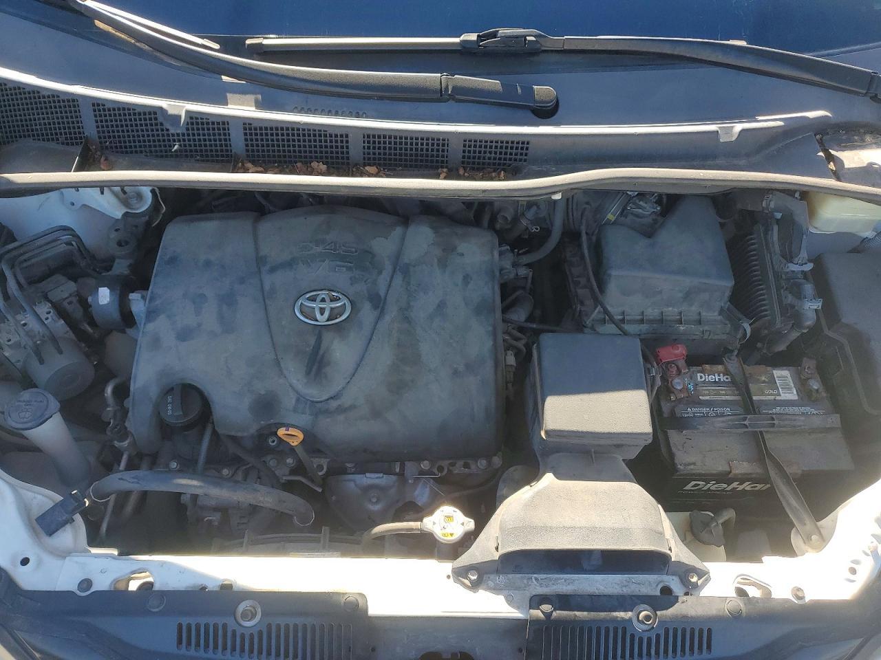 2017 TOYOTA SIENNA