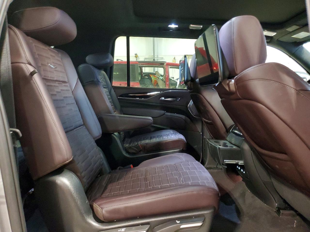 2024 CADILLAC Escalade ESV