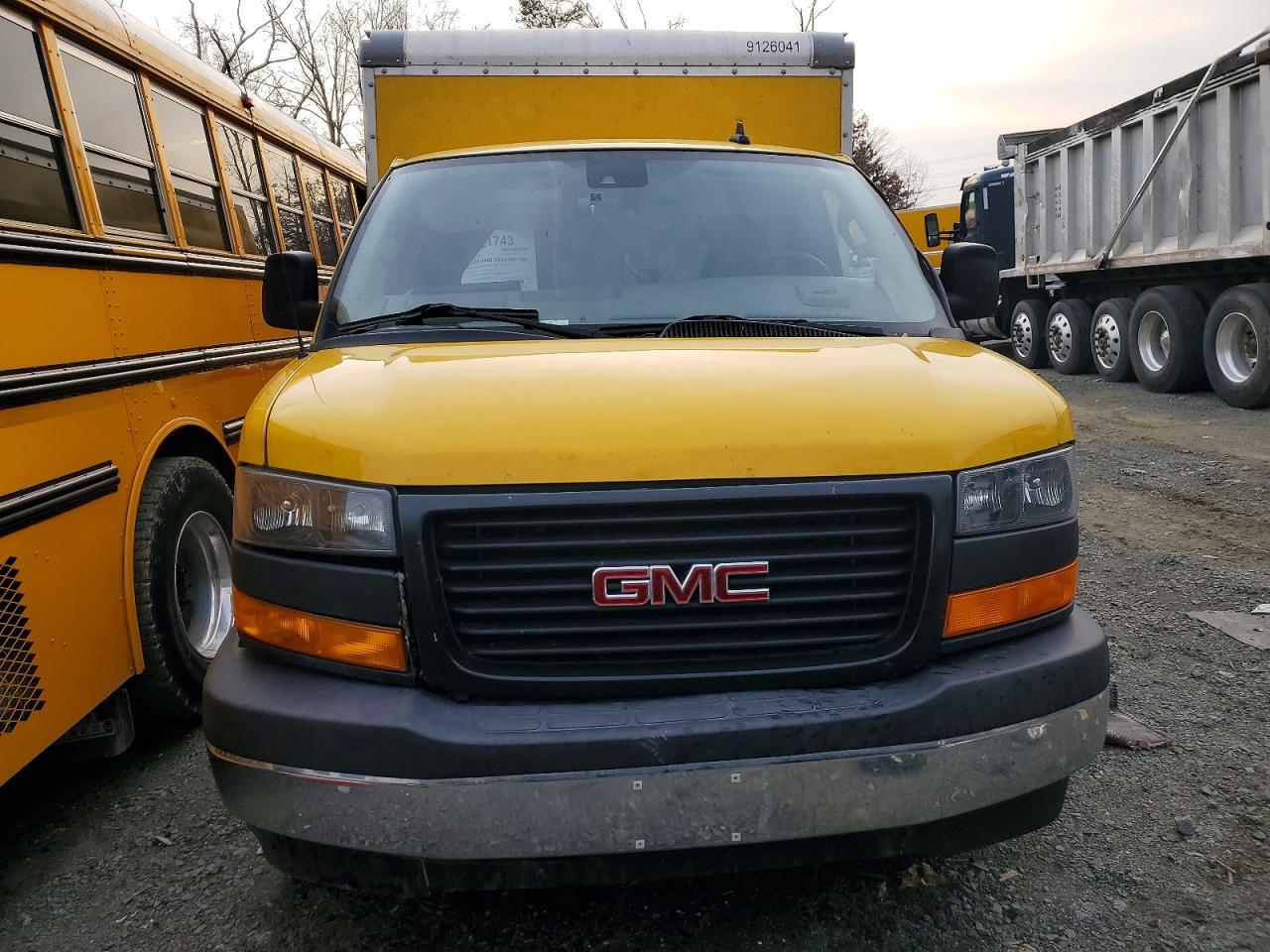 2022 GMC Savana