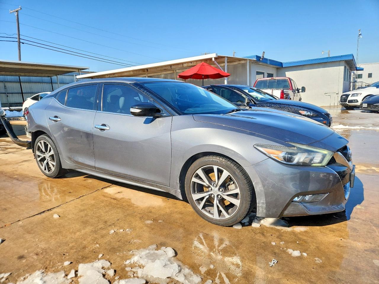 2017 NISSAN Maxima
