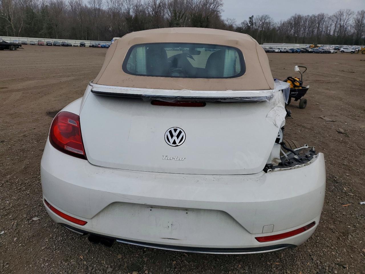 2018 VOLKSWAGEN Beetle