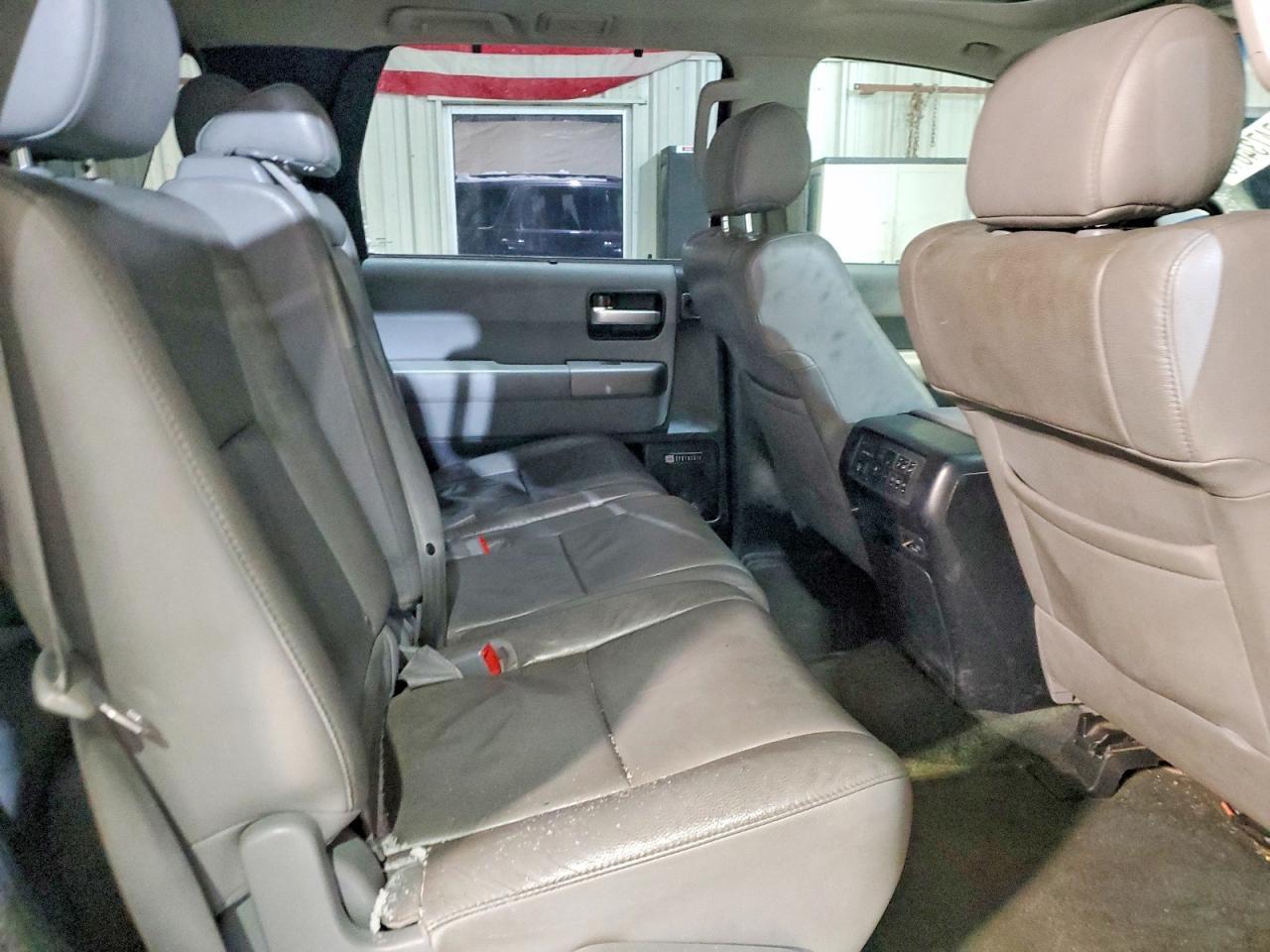 2012 TOYOTA Sequoia