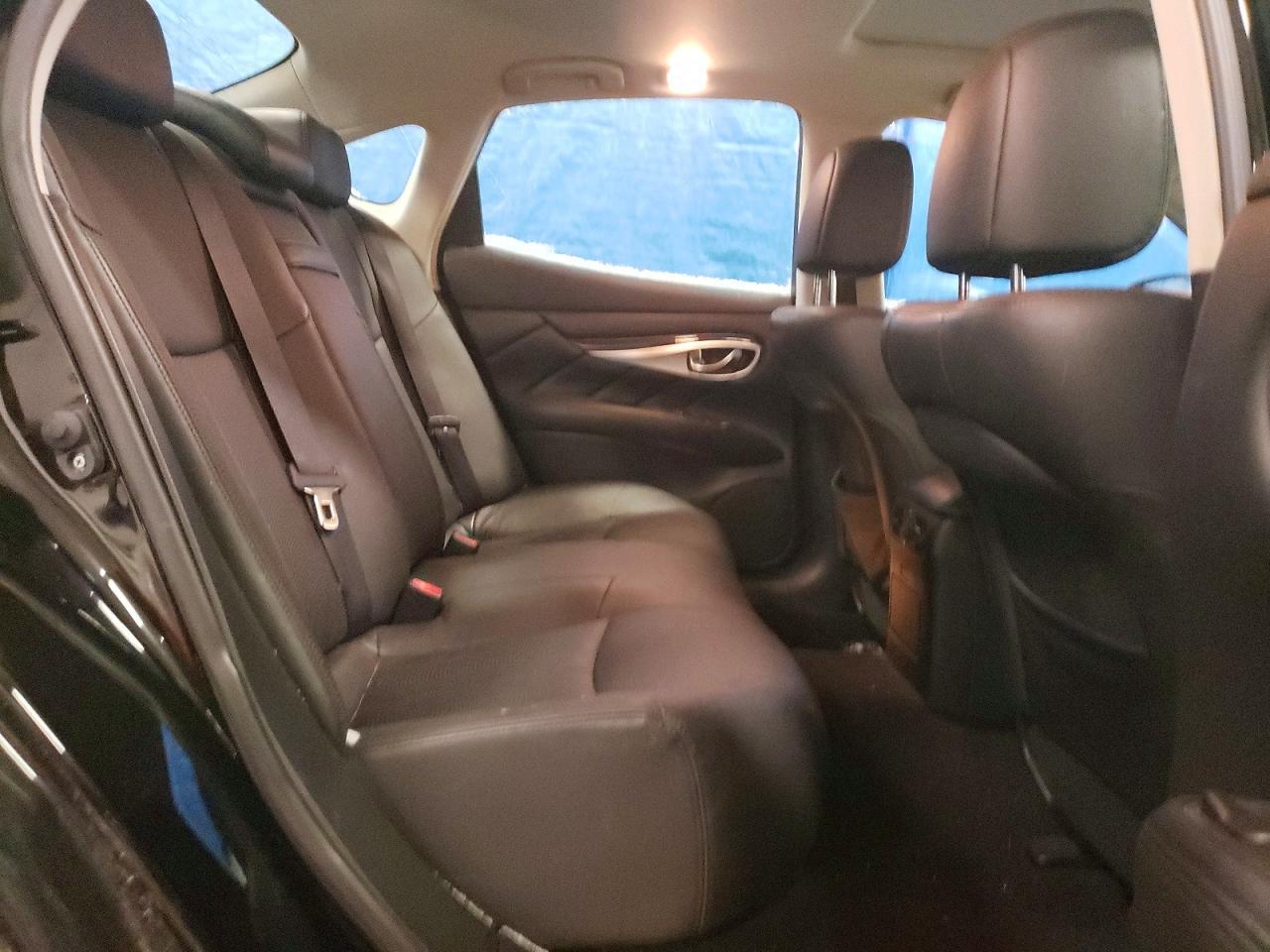 2017 INFINITI Q70