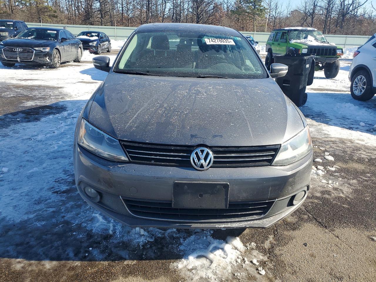 2011 VOLKSWAGEN JETTA