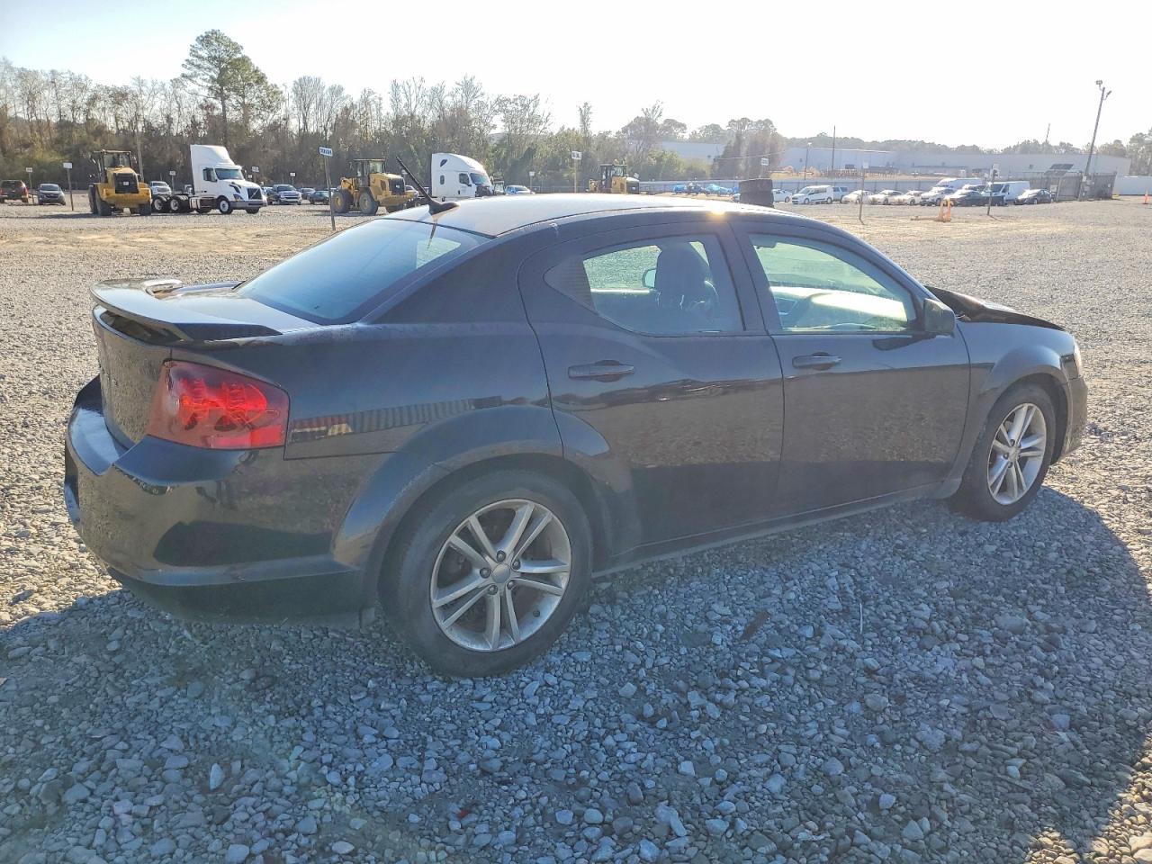 2014 DODGE Avenger