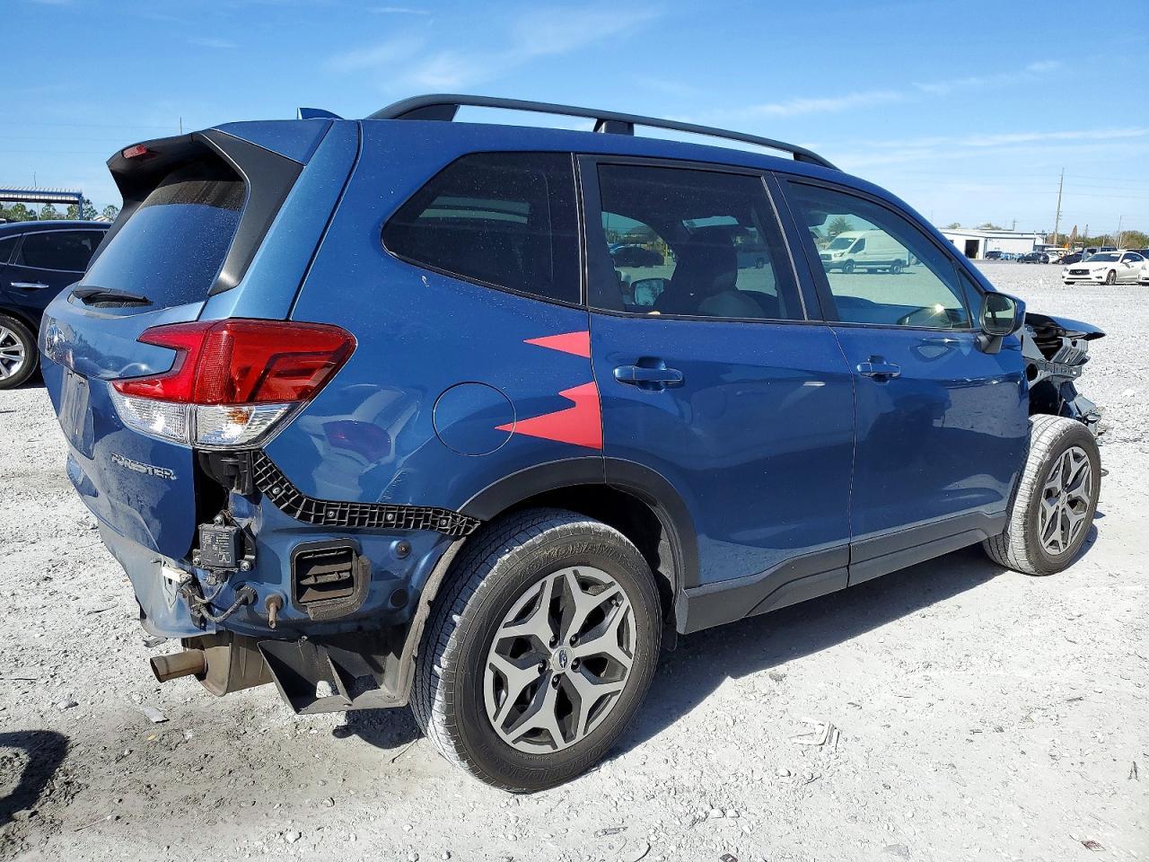 2021 SUBARU FORESTER