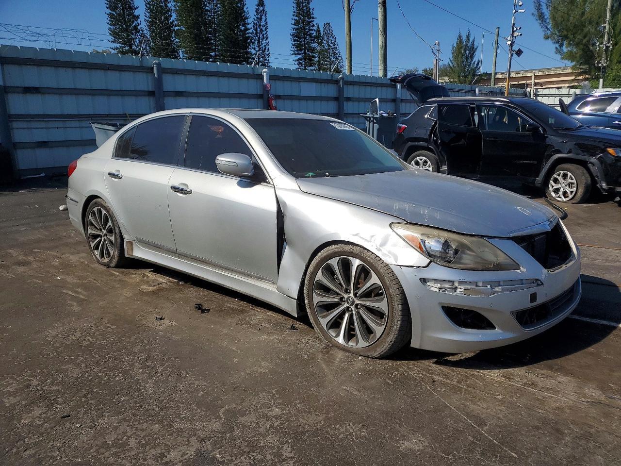 2012 HYUNDAI GENESIS