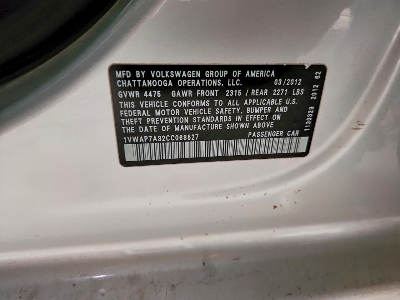 2012 VOLKSWAGEN Passat