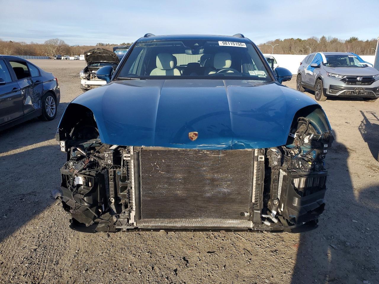 2024 PORSCHE CAYENNE