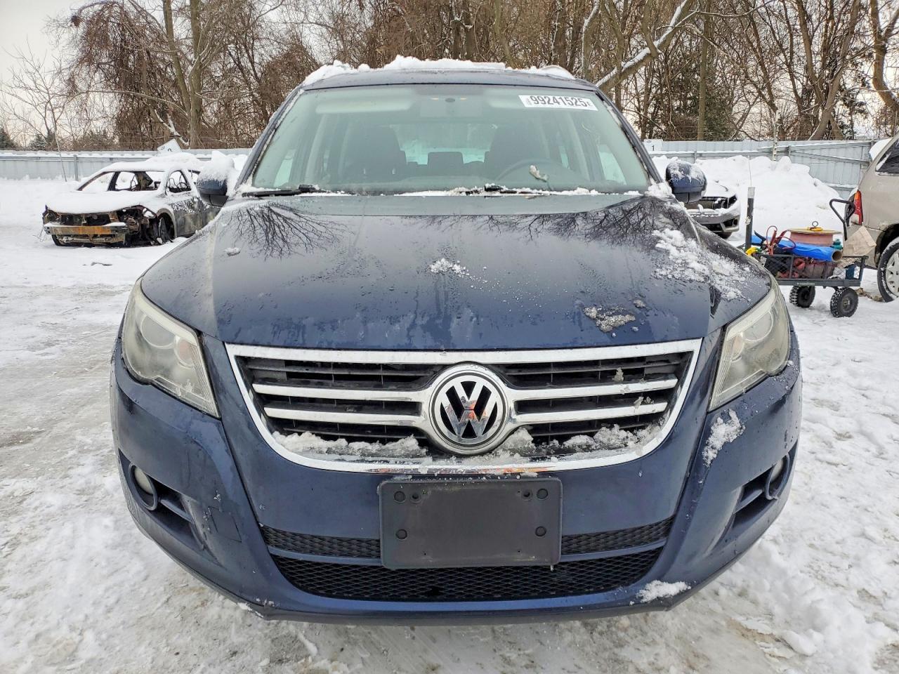 2011 VOLKSWAGEN TIGUAN