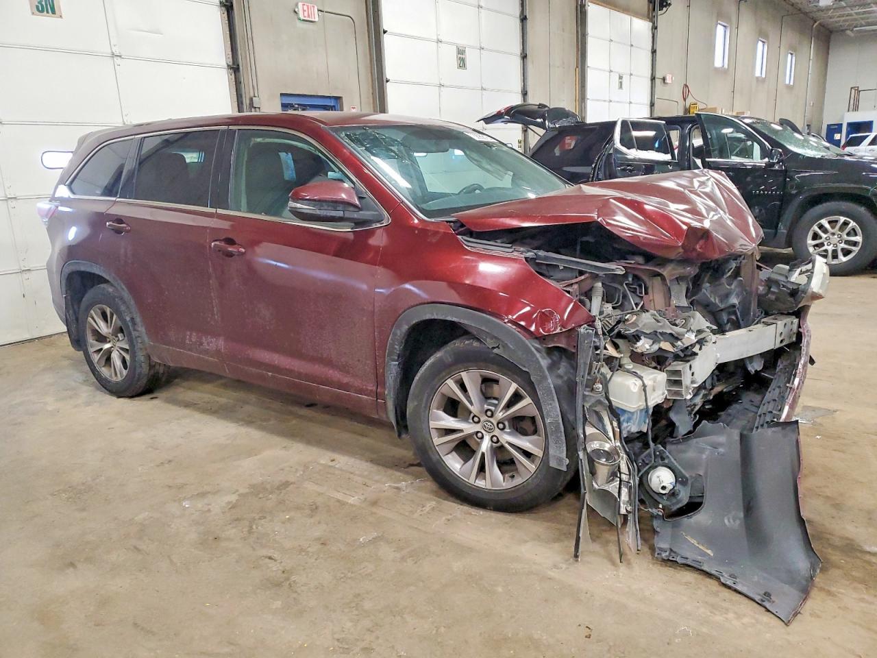 2016 TOYOTA HIGHLANDER