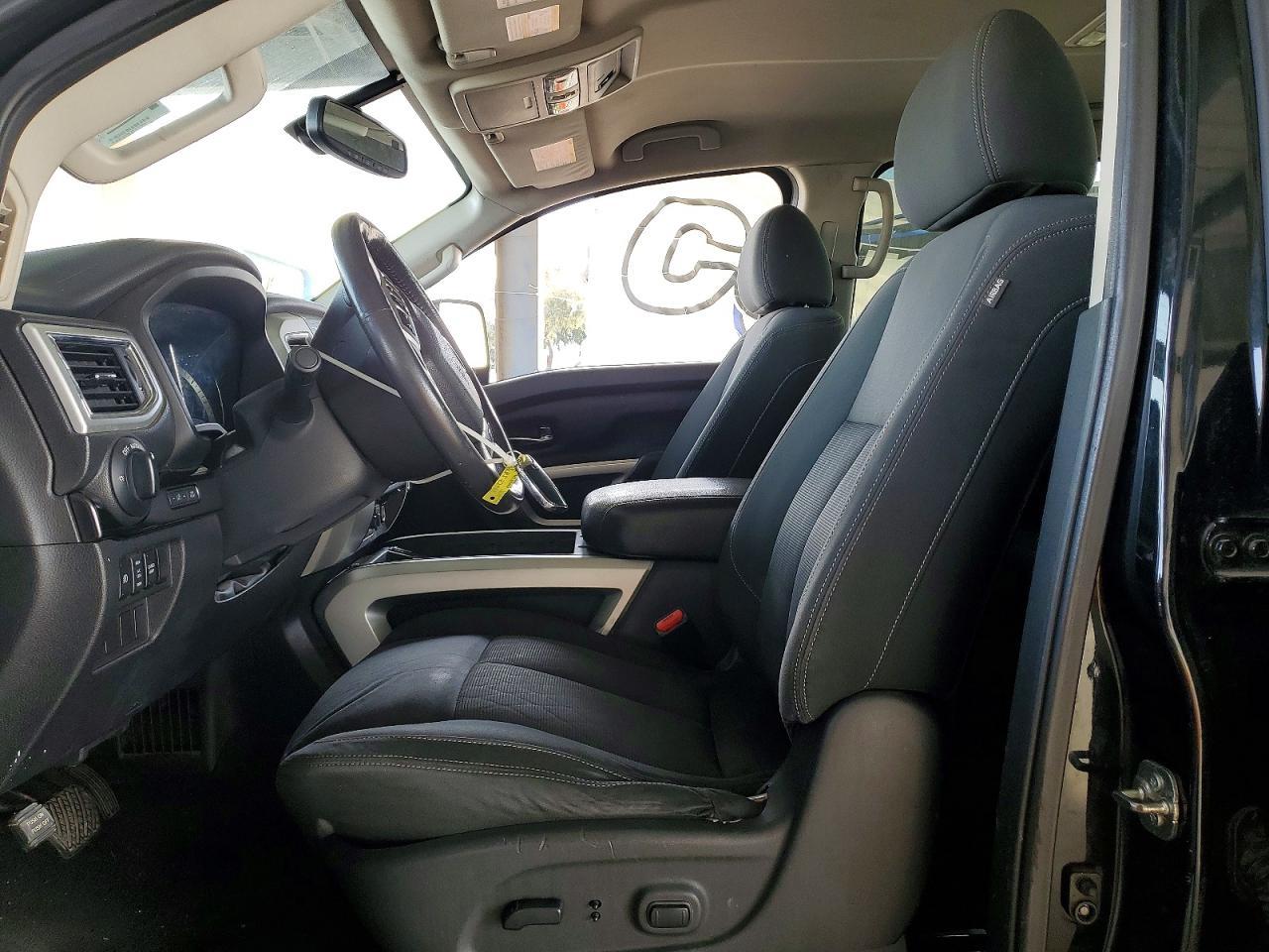 2016 NISSAN Titan