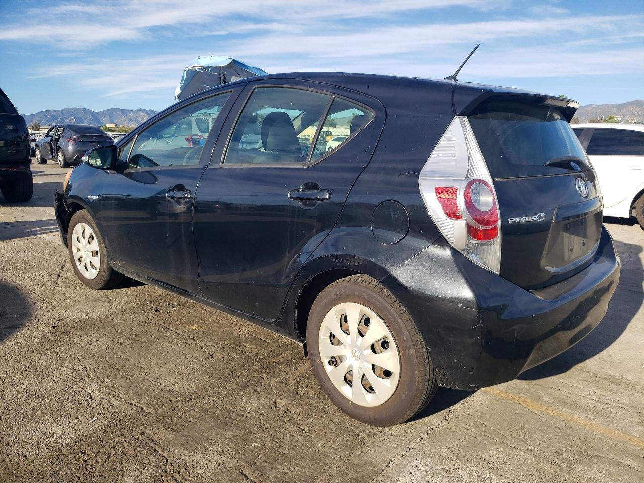 2013 TOYOTA Prius c