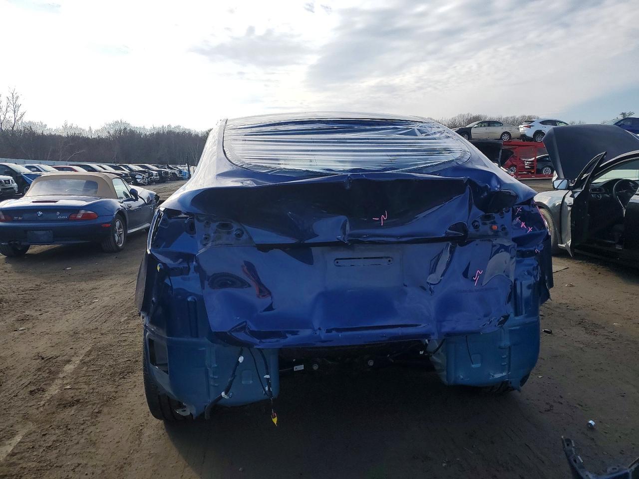 2024 TESLA MODEL Y