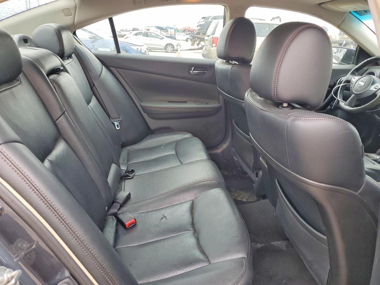 2011 NISSAN Maxima