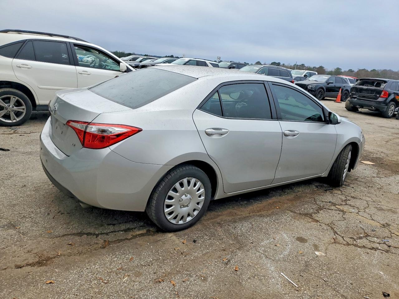 2015 TOYOTA COROLLA