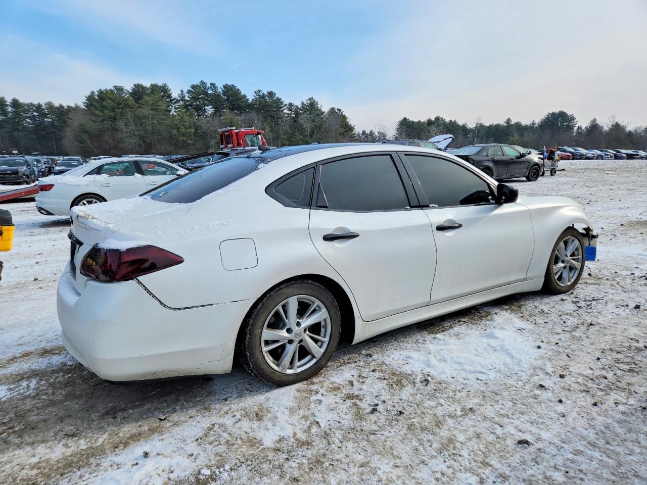2011 INFINITI M37