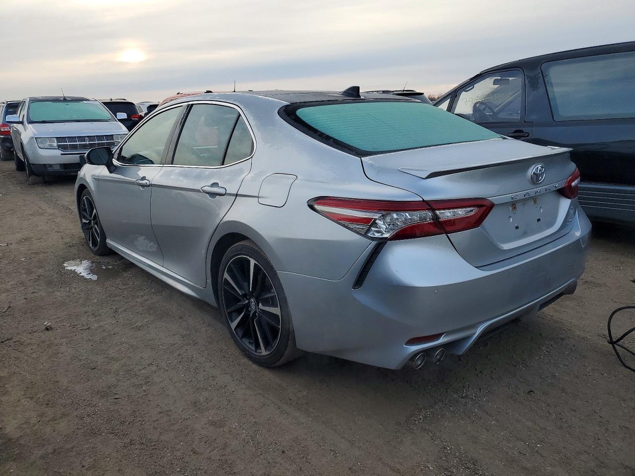 2018 TOYOTA CAMRY