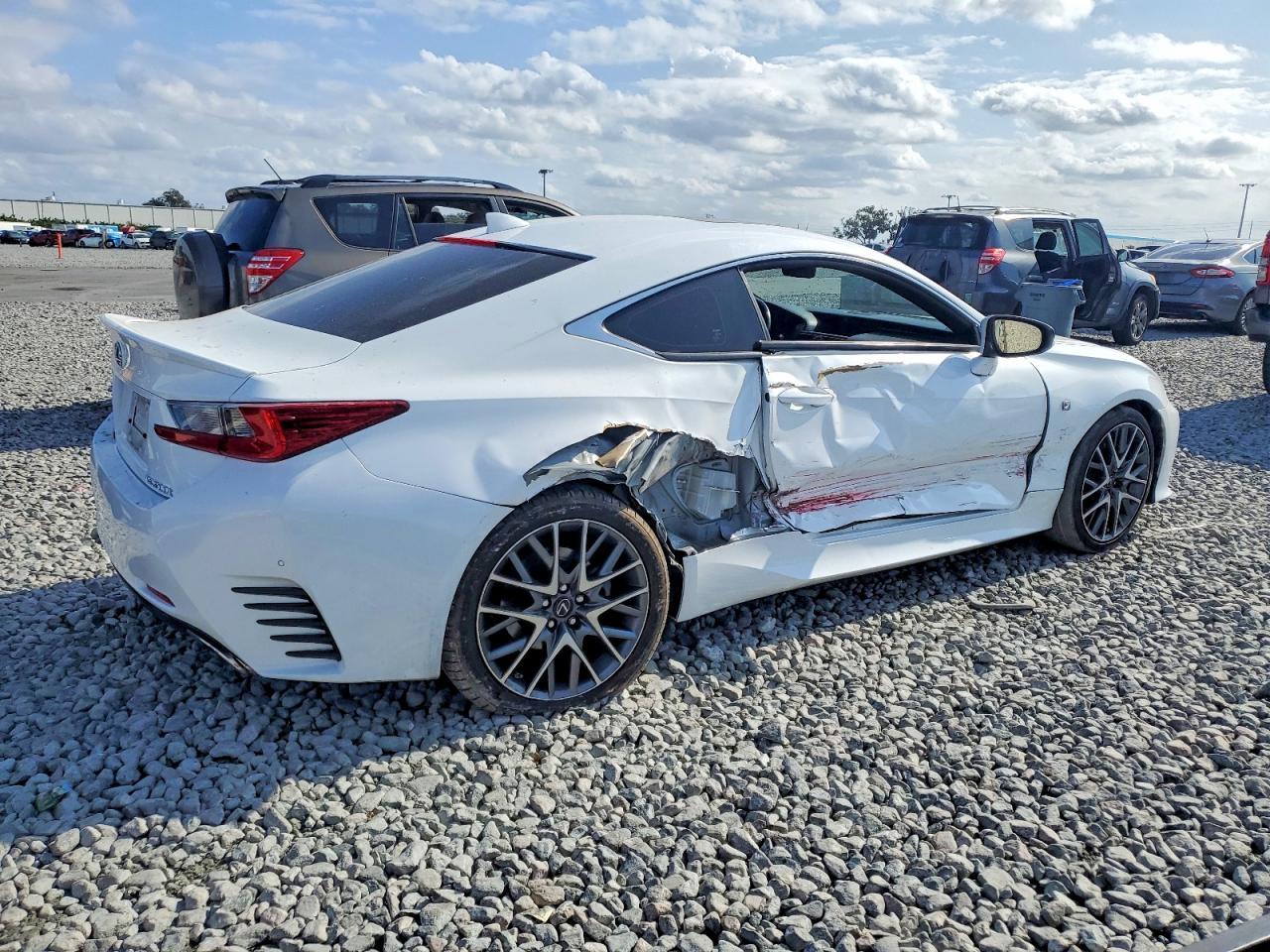 2017 LEXUS RC 200t