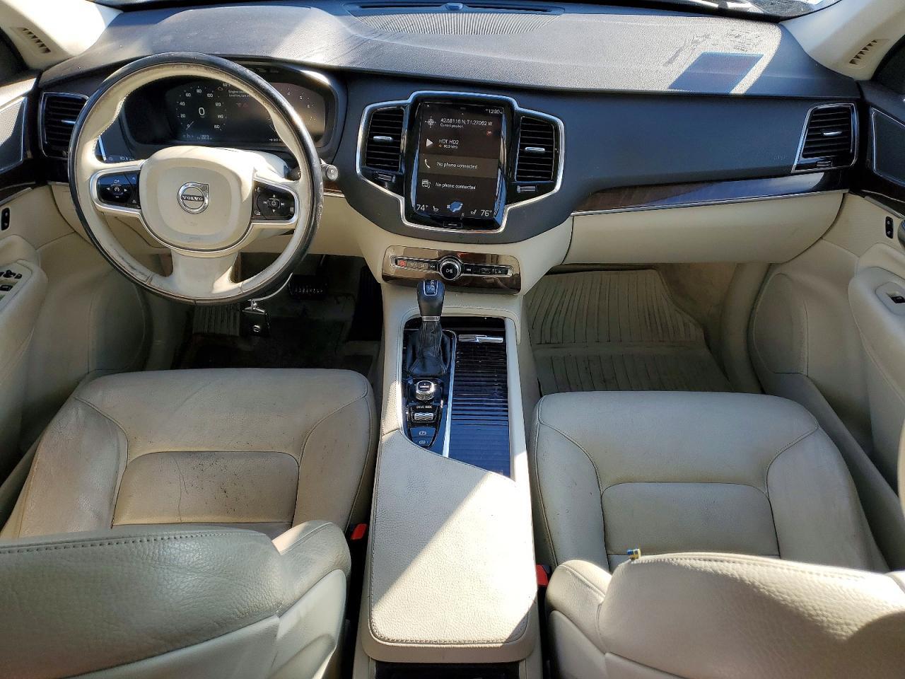 2016 VOLVO XC90