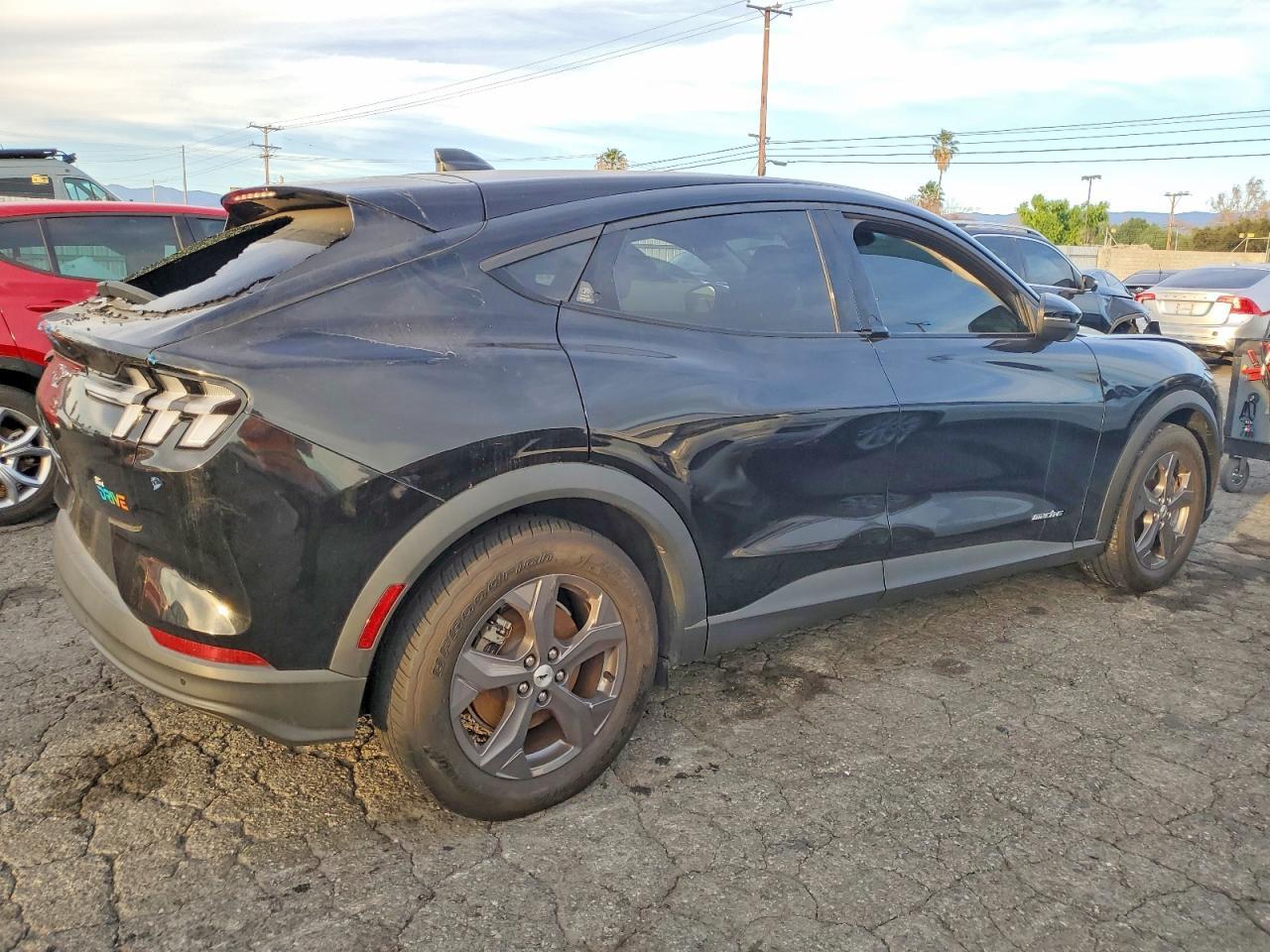 2022 FORD Mustang Mach-E
