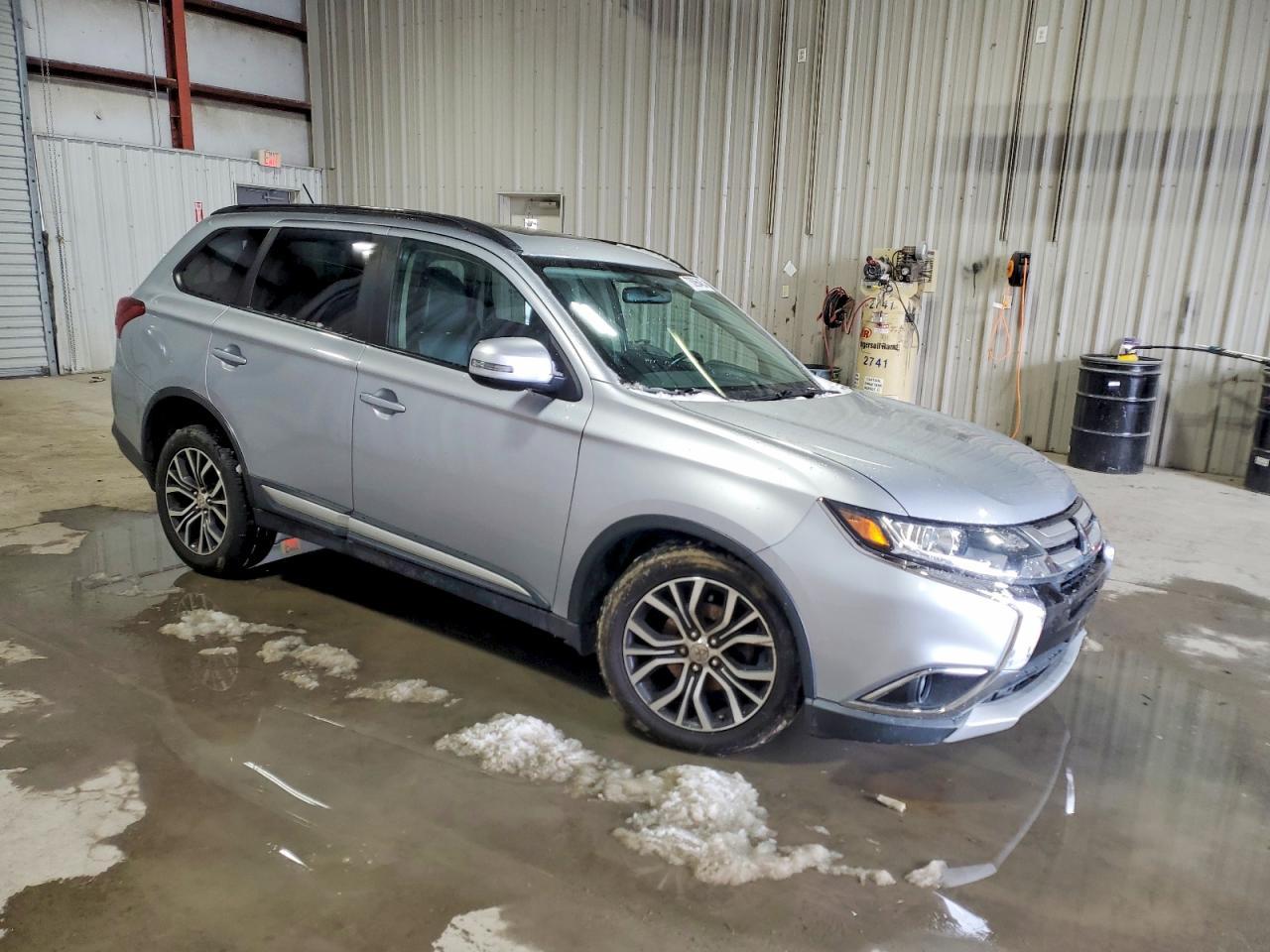 2016 MITSUBISHI outlander