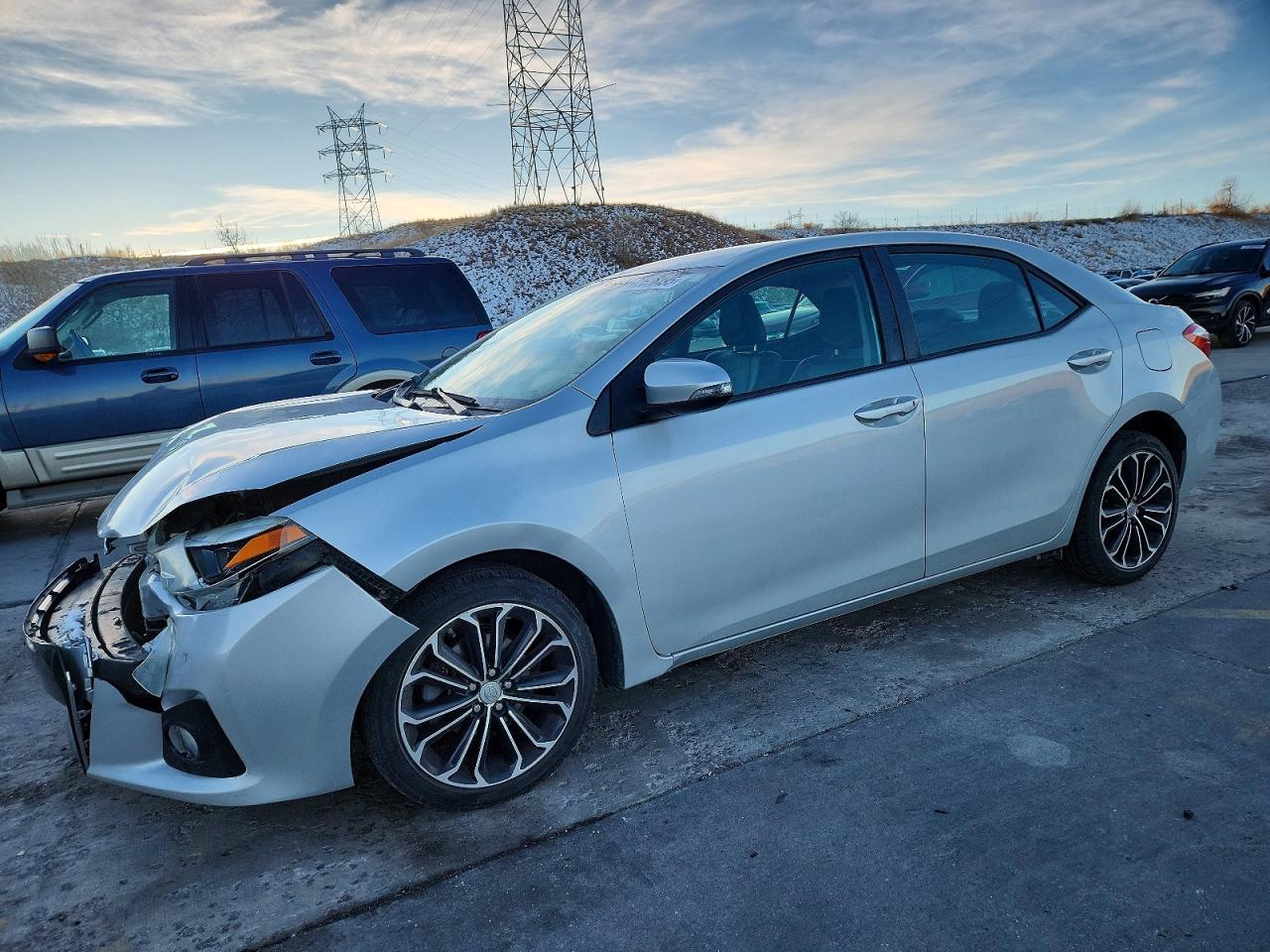 2015 TOYOTA COROLLA