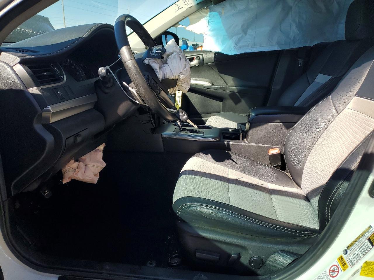 2014 TOYOTA CAMRY