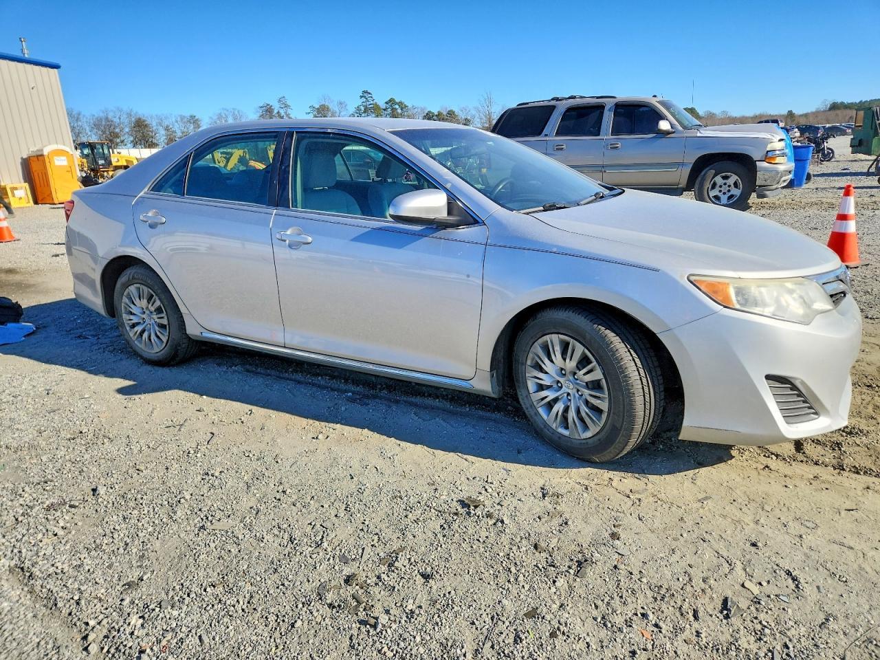 2014 TOYOTA CAMRY