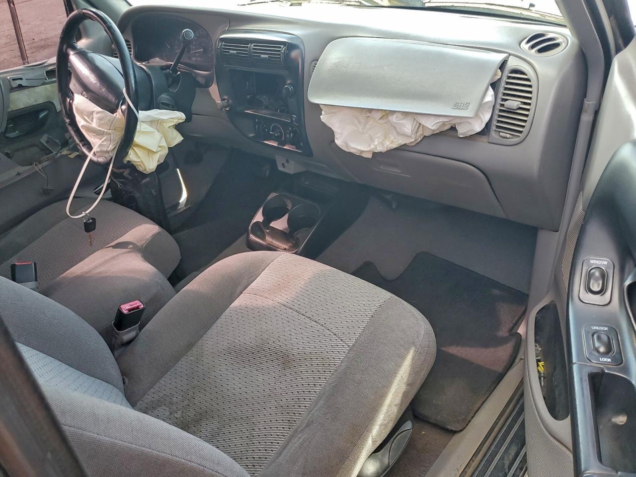 1999 MAZDA B4000