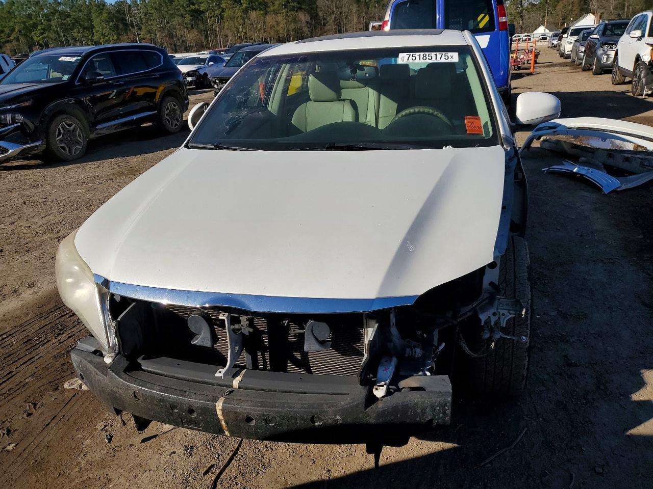 2011 TOYOTA Avalon