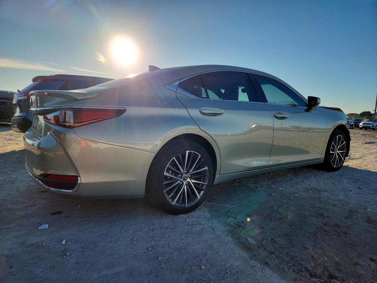 2024 LEXUS ES 300H