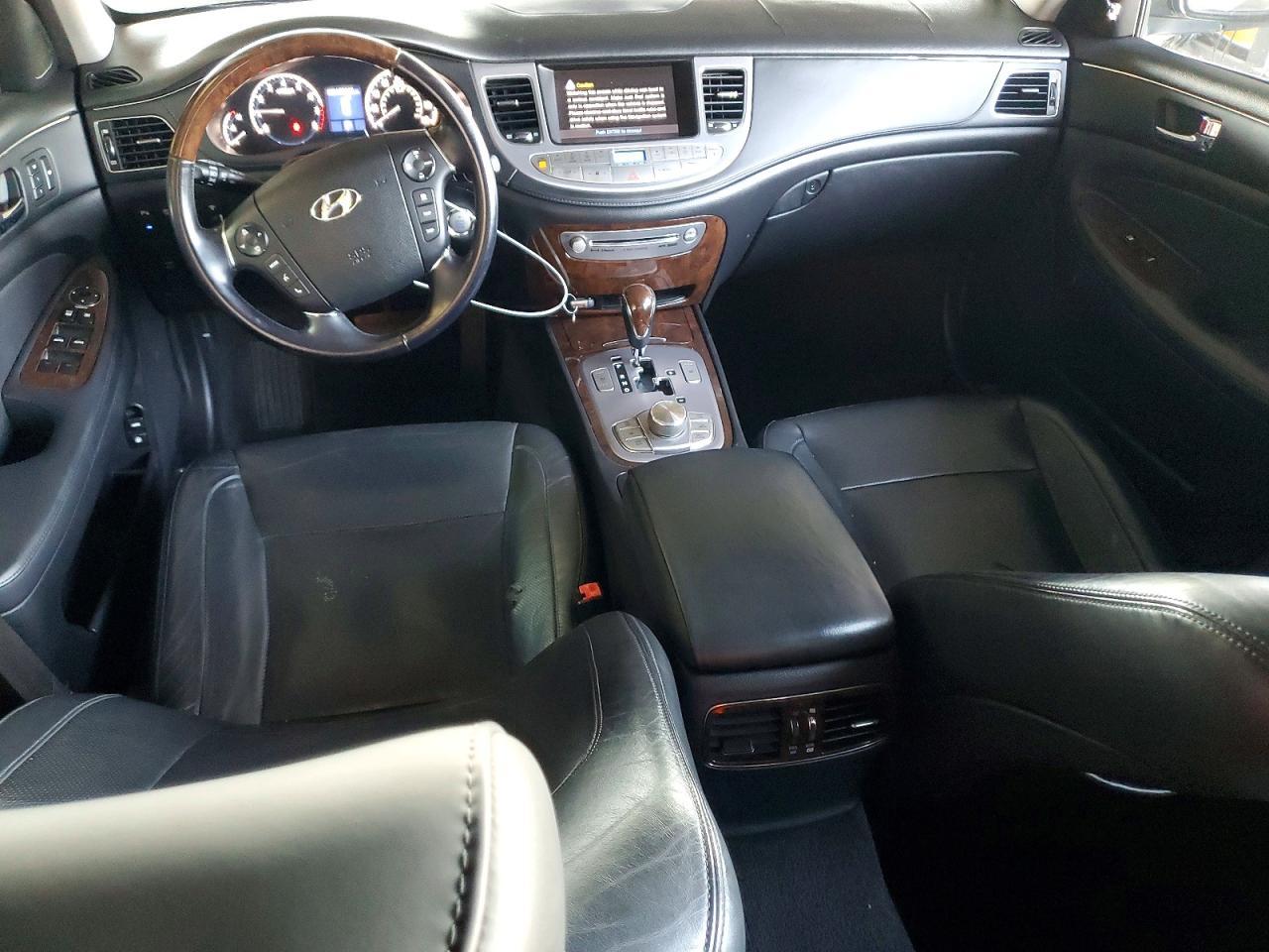 2011 HYUNDAI GENESIS