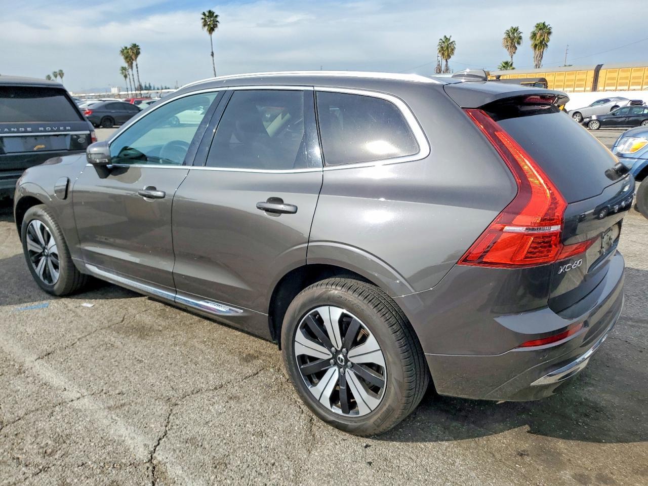 2023 VOLVO XC60