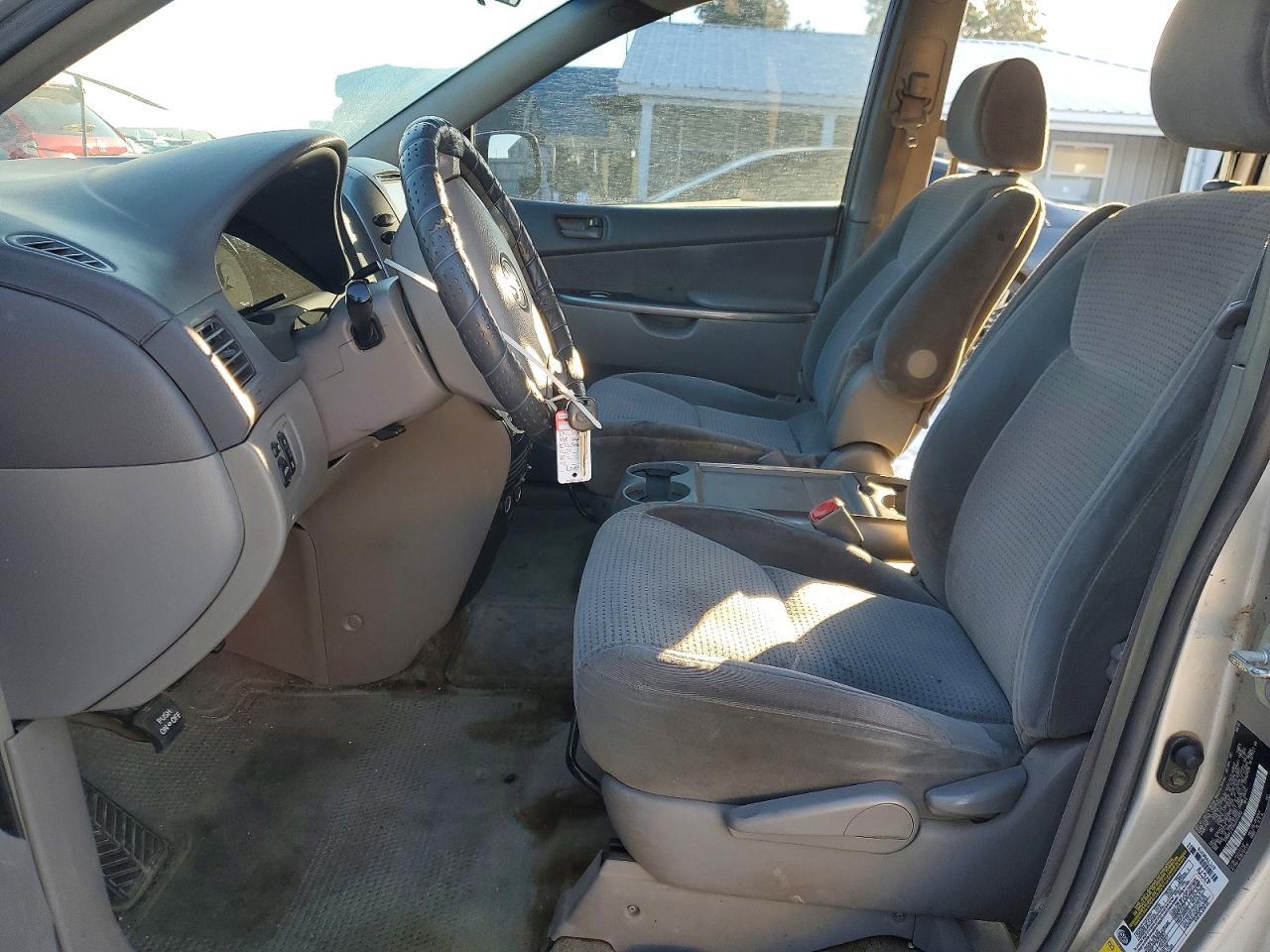 2006 TOYOTA SIENNA