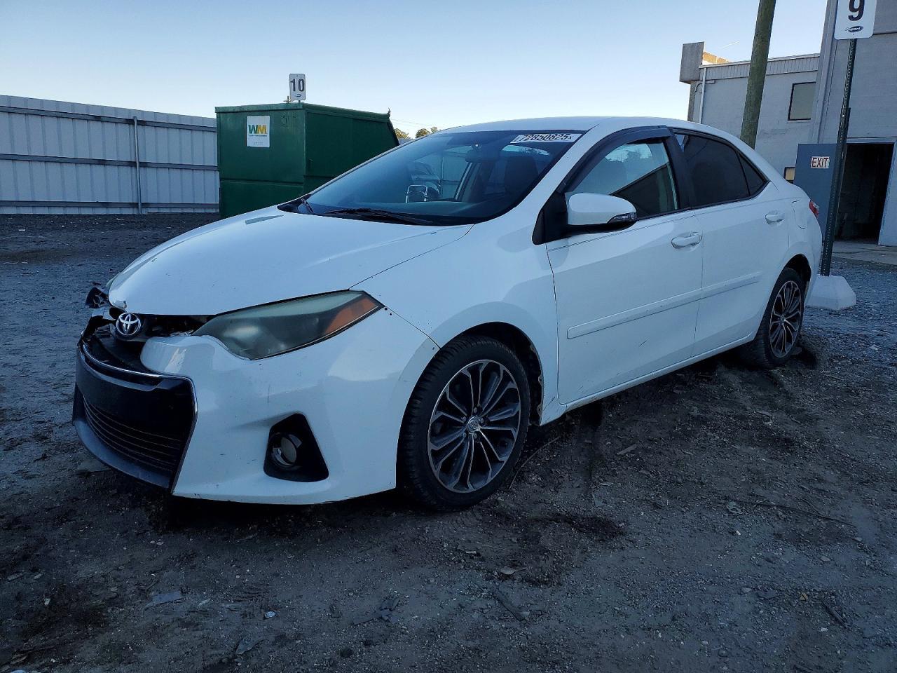 2015 TOYOTA COROLLA