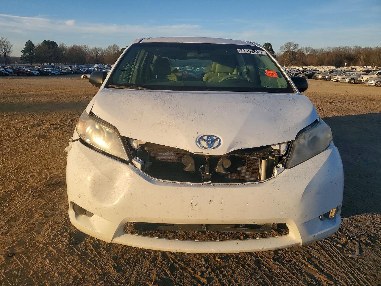 2014 TOYOTA SIENNA