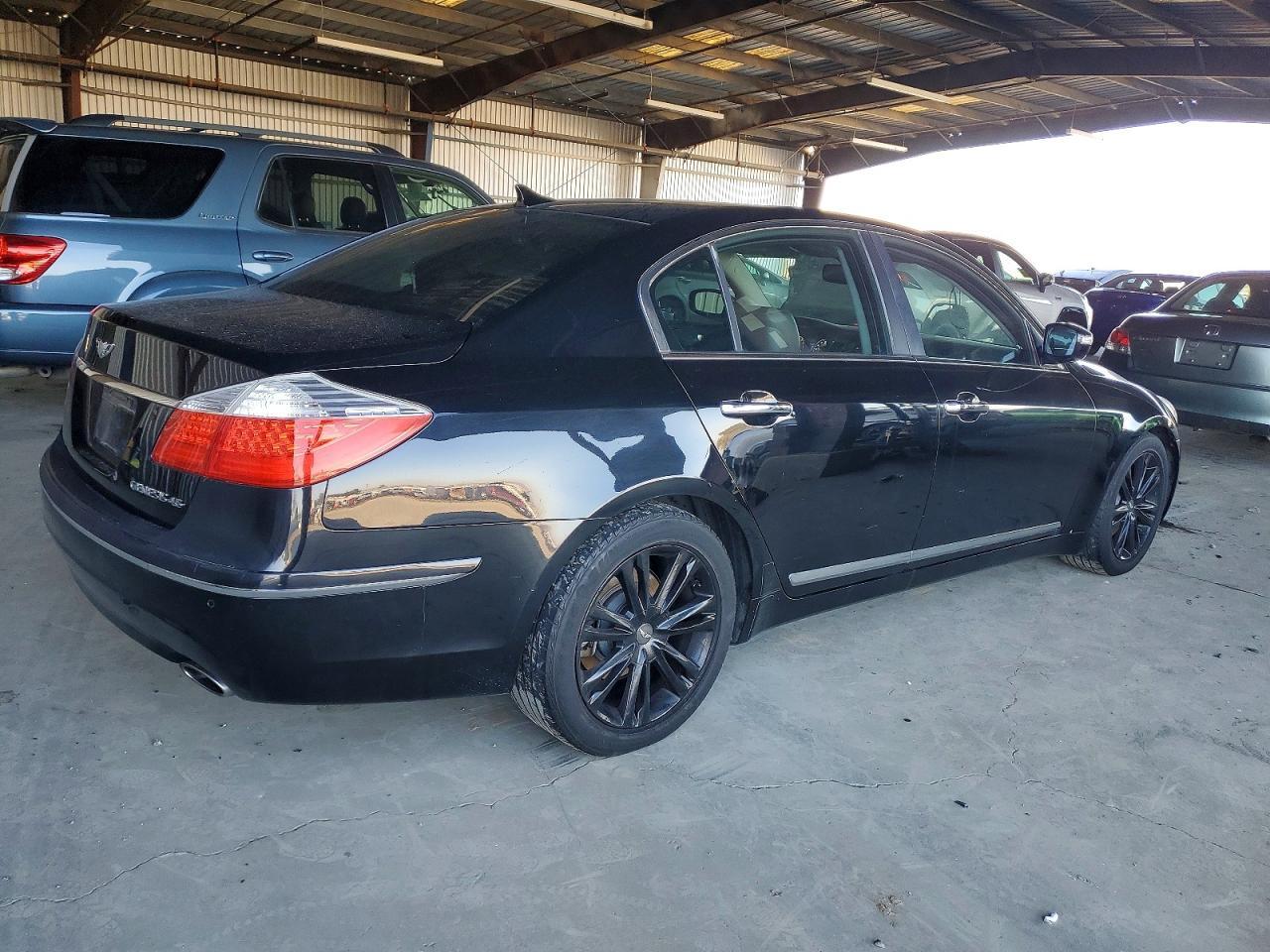 2011 HYUNDAI GENESIS