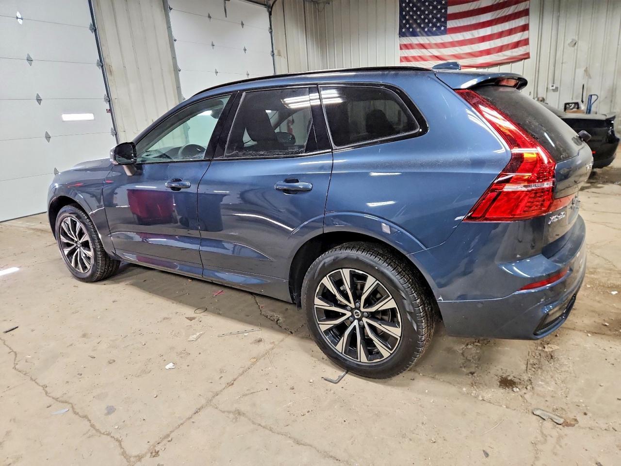 2025 VOLVO XC60