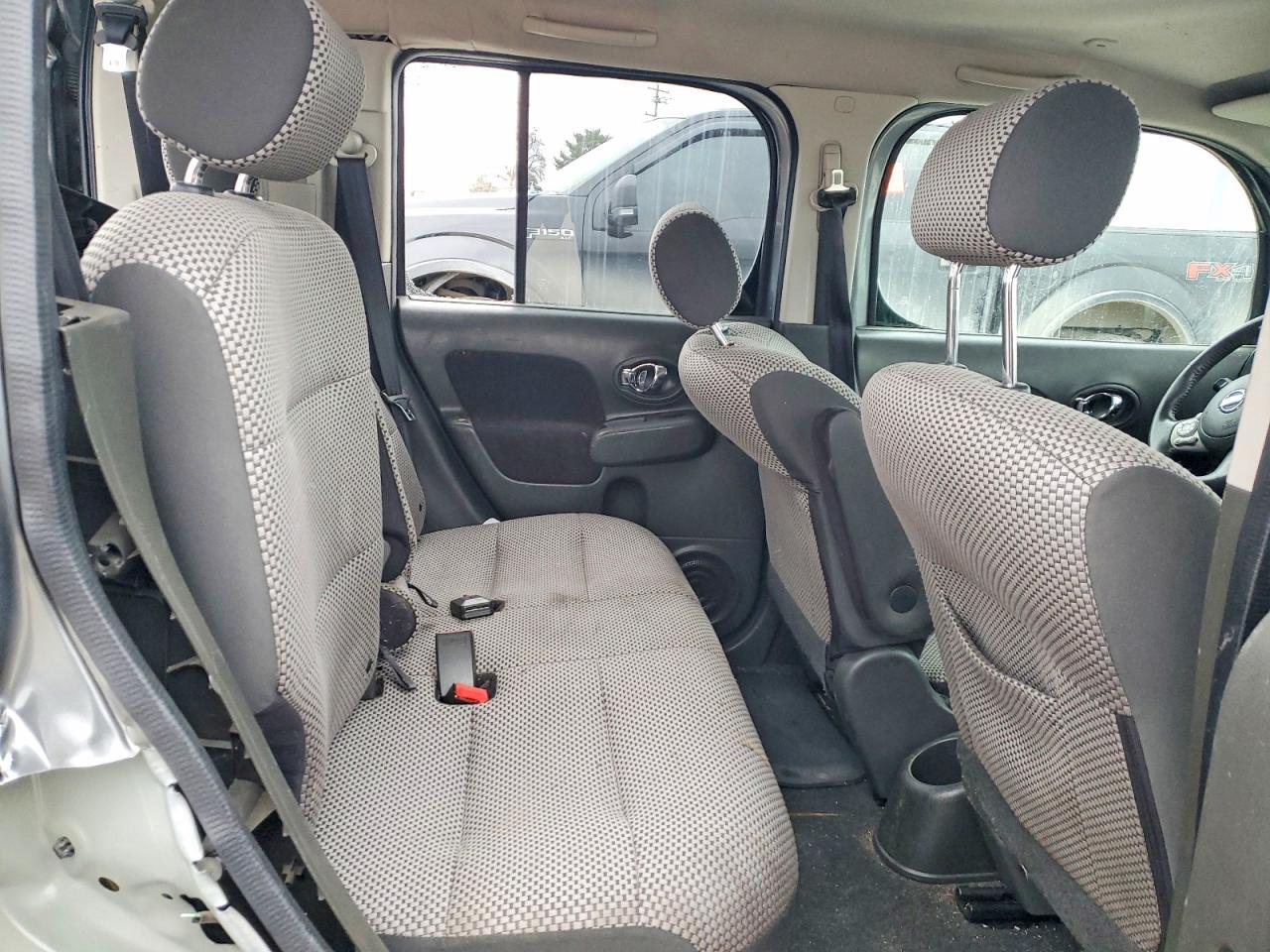 2010 NISSAN CUBE