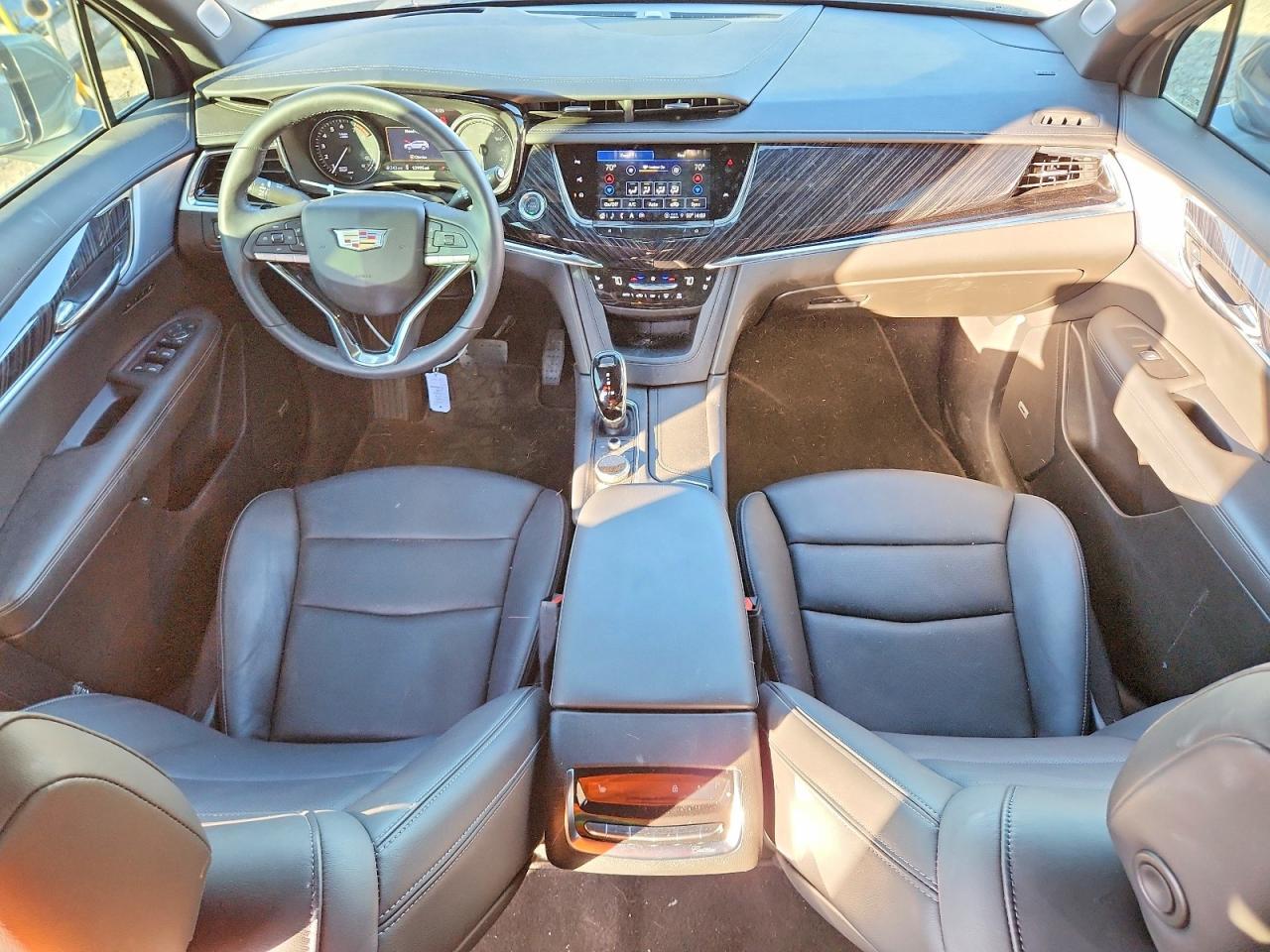 2025 CADILLAC XT6