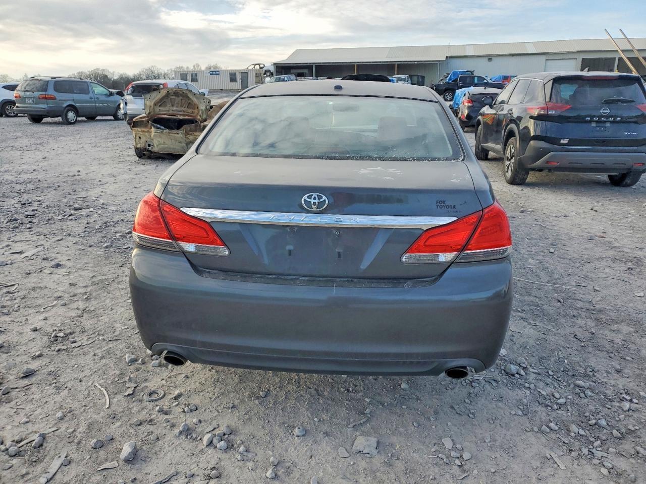2011 TOYOTA Avalon
