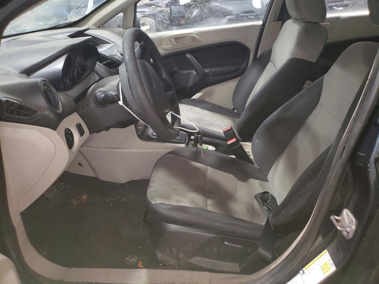 2011 FORD Fiesta