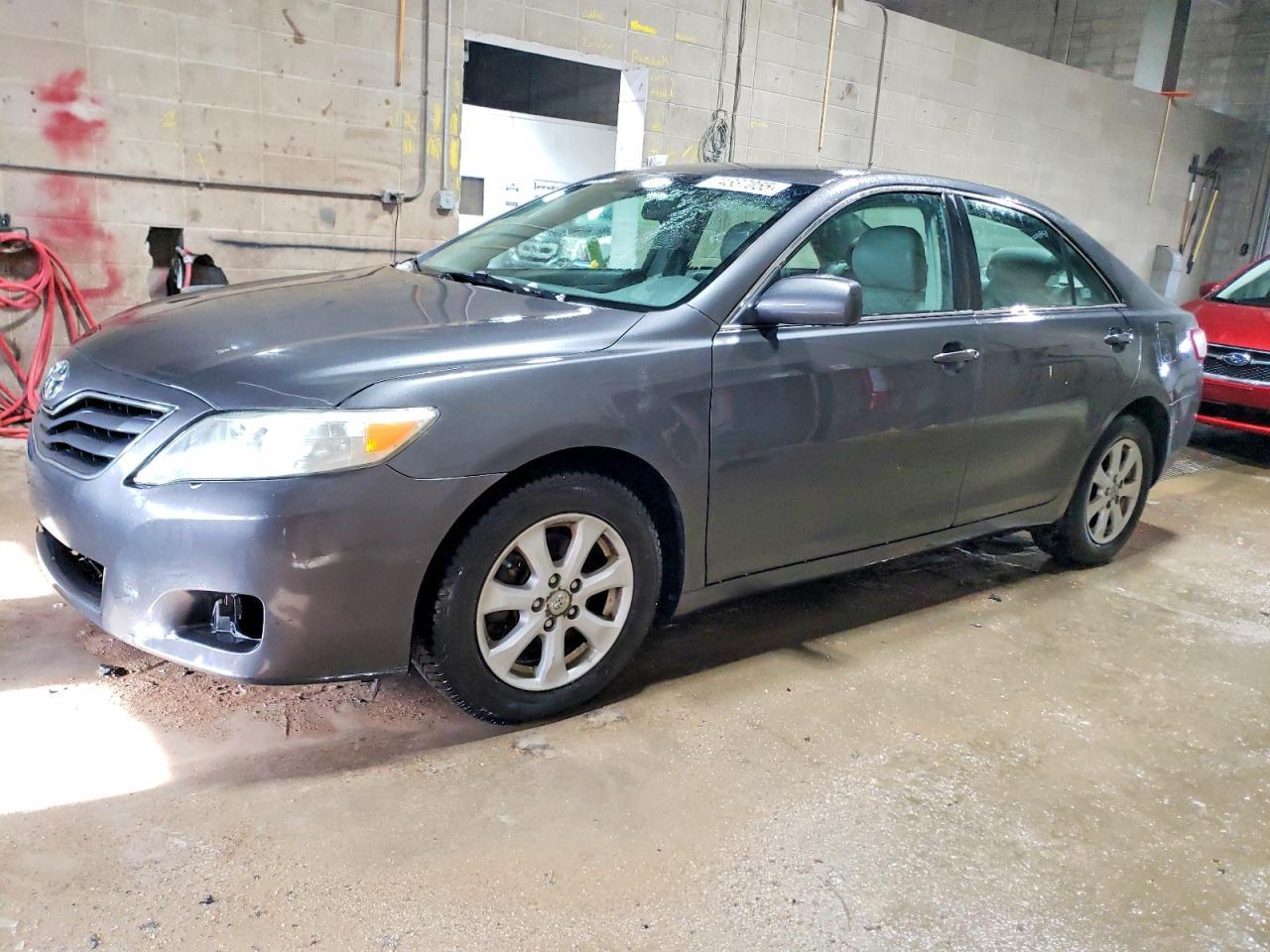 2011 TOYOTA CAMRY