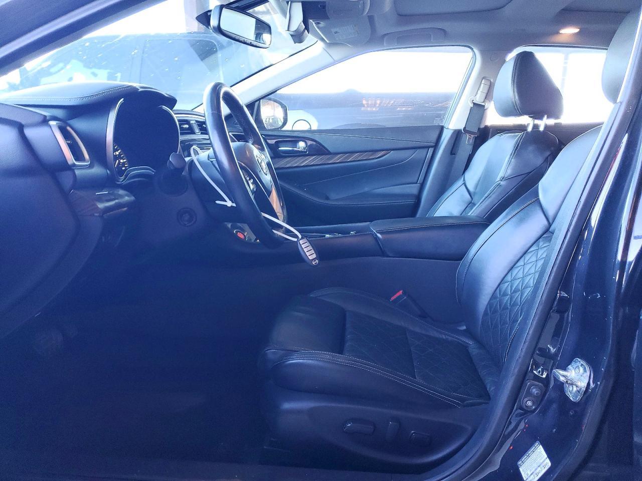 2016 NISSAN Maxima