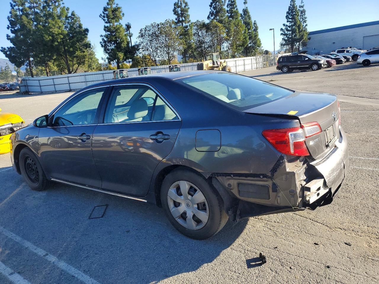 2014 TOYOTA CAMRY