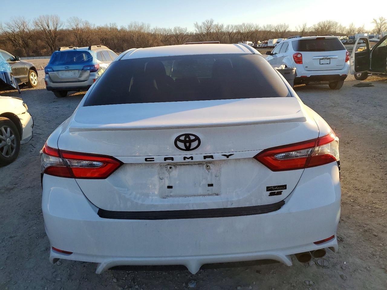 2018 TOYOTA CAMRY