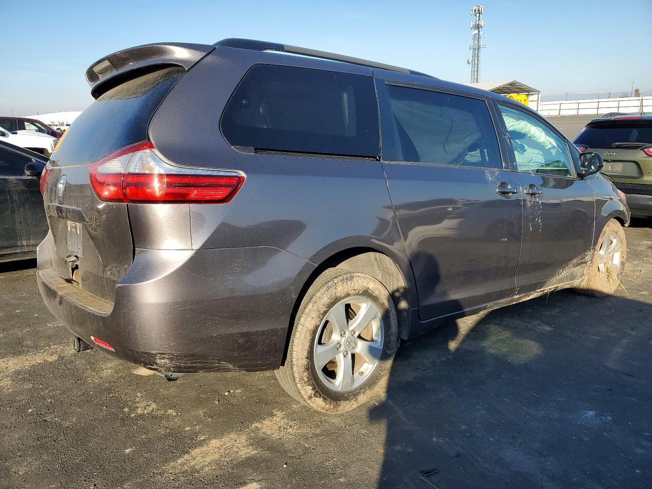 2016 TOYOTA SIENNA