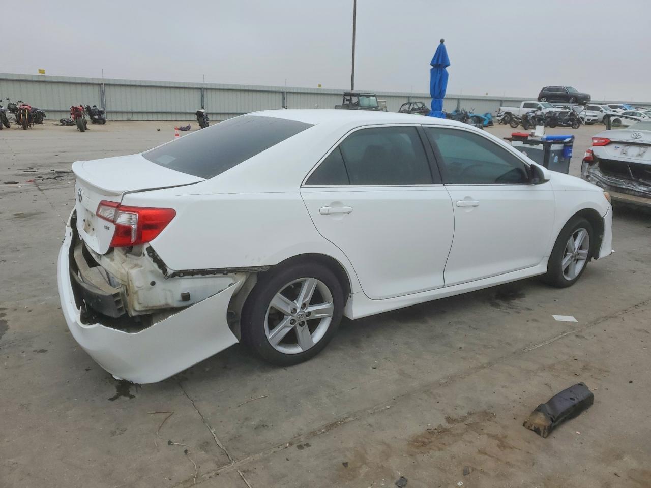 2014 TOYOTA CAMRY